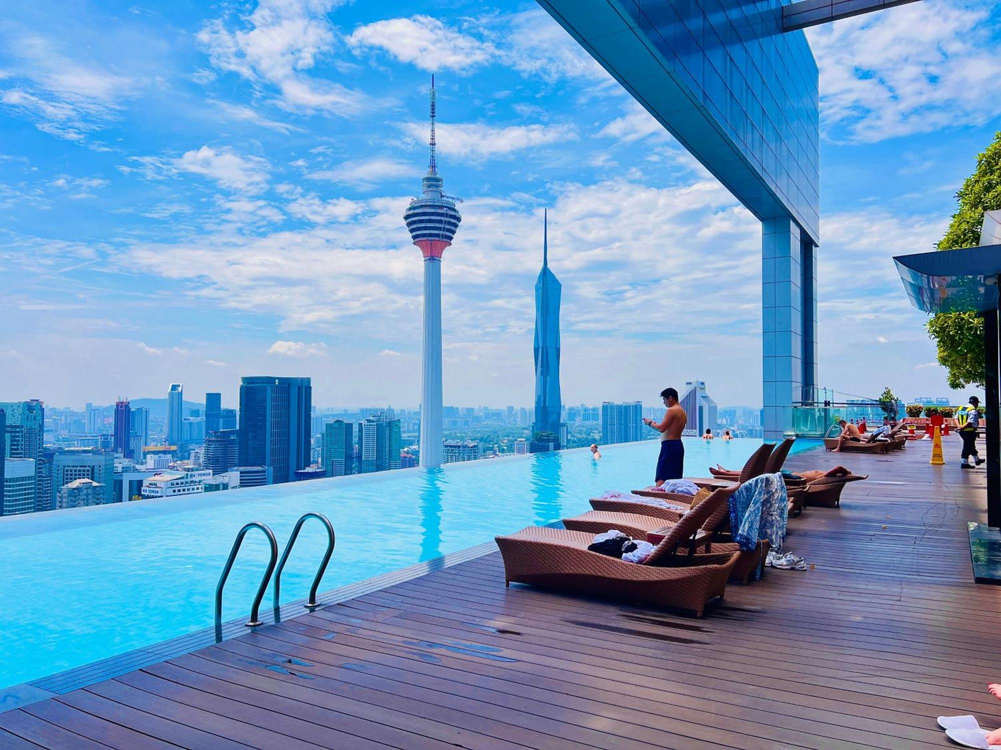 Magical Manor At Platinum Klcc — Photos 3
